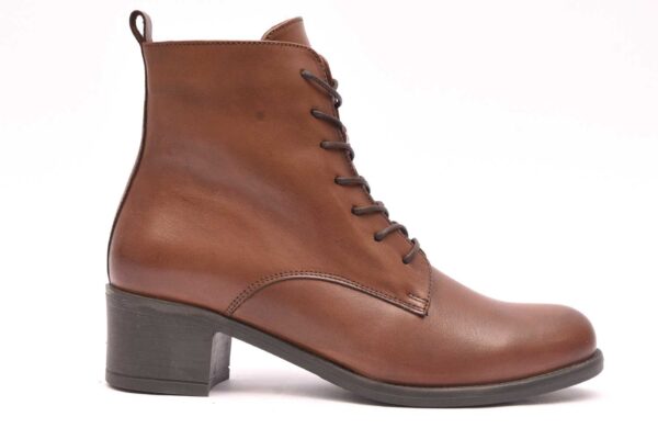 Zapato de piel cómodo mujer modelo L1307 - Calzarella Treintas